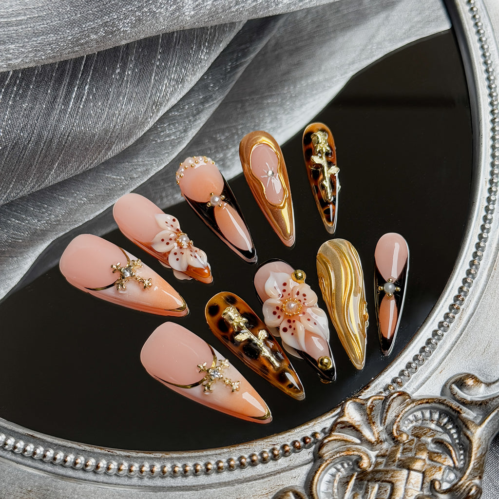 [Luxury Press-On Nails] Luxury Handmade Press-On Nails: Elegant Golden and Floral Motifs with Leopard Accents